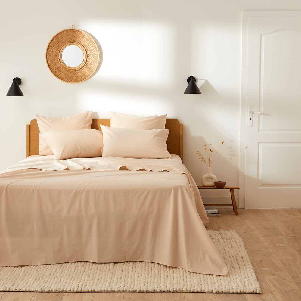 Draps qui grattent : comment assouplir les tissus raides de votre linge de lit ?