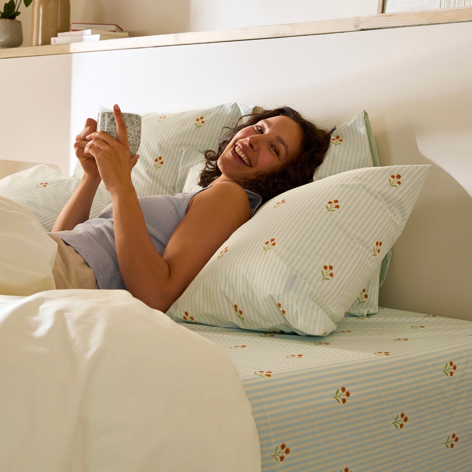 Le drap-housse en percale de coton bio - Nuit fleurie